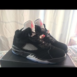Air Jordan 5 size 10 black/metallic